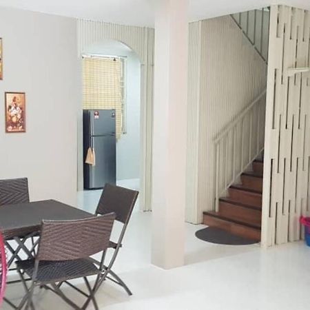 J & I Homestay Sibu Exterior foto